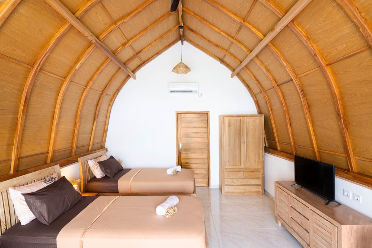 Bungalow room with twin bed setup